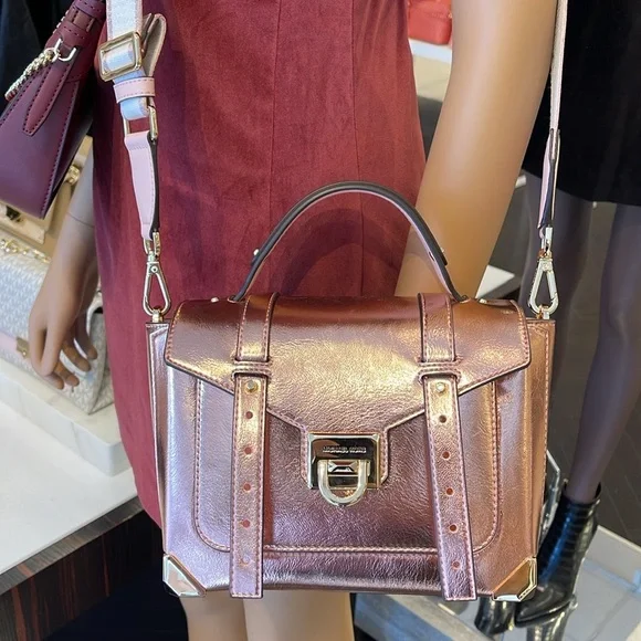 MICHAEL KORS
Manhattan Md TH SCHOOL Crackled Metallic Leather SATCHEL
Primrose - Picture 5 of 16